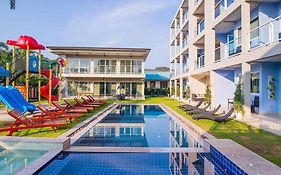 เซิร์ฟ แอนด์ แซนด์ รีสอร์ต